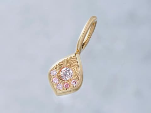 Argyle pink diamond rim pierce /ピンクダイヤモンド