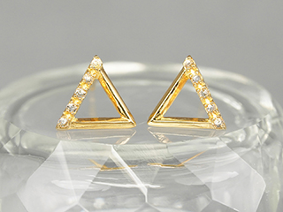 Smoky milky quartz triangle pierce /スモーキークォーツ